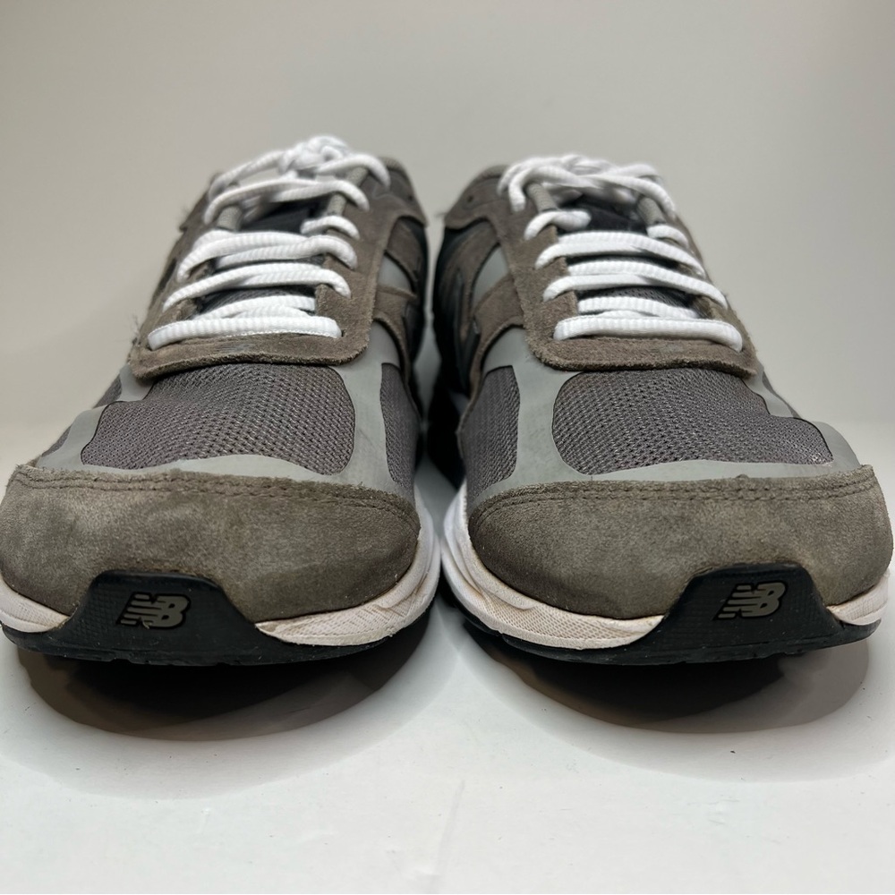 New Balance Shoes Lace Up Running Sneakers - Picture 5 of 14
